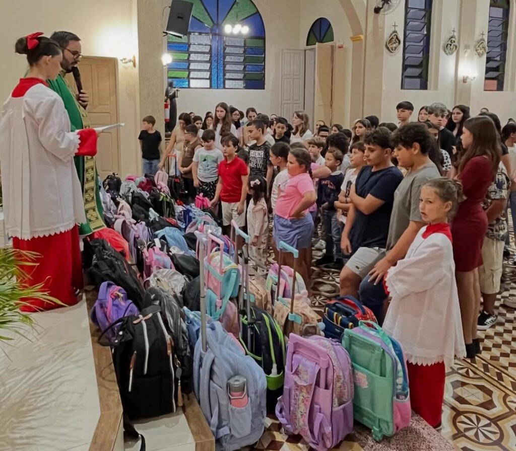 Fotos: Reprodução @paroquiansaparecida.estacao