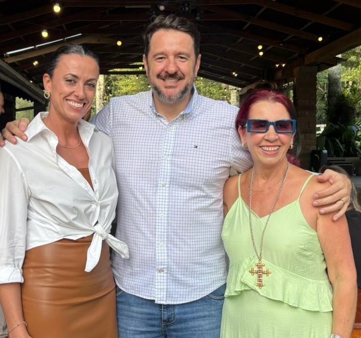 Presodente do PL de Urussanga, Rafael Colombo, ao lado da vereadora Meri Mafra e da suplente Professora Andreia - Foto: Reprodução Redes Sociais