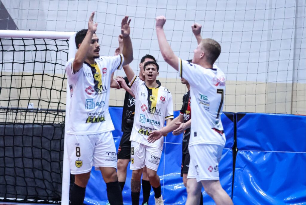Perebas venceu o K Torze Futsal por 6 a 2 - Foto: Reprodução @perebasfcc